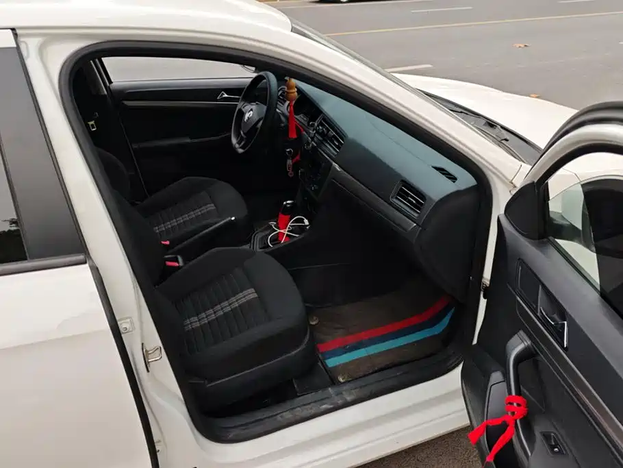 Volkswagen Lavida — миниатюра 8