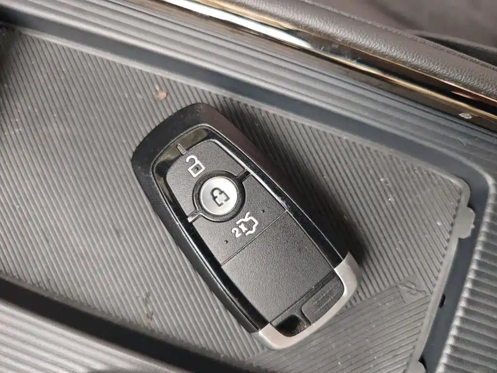 Ford Mondeo — миниатюра 9