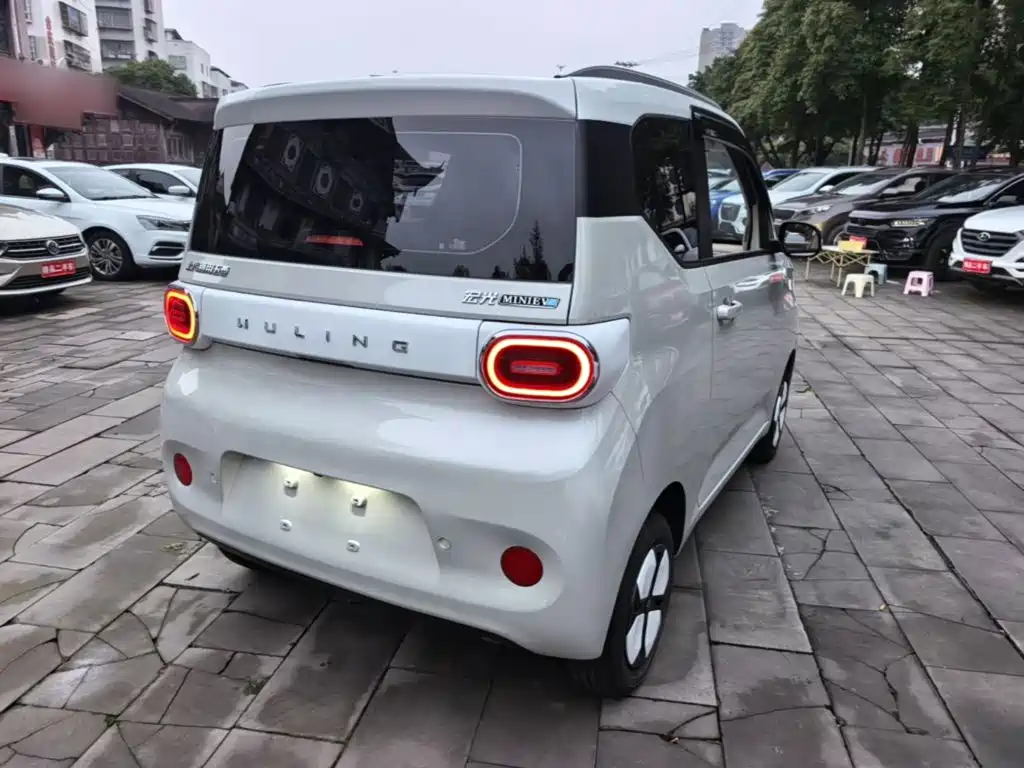 Wuling MINIEV — миниатюра 7