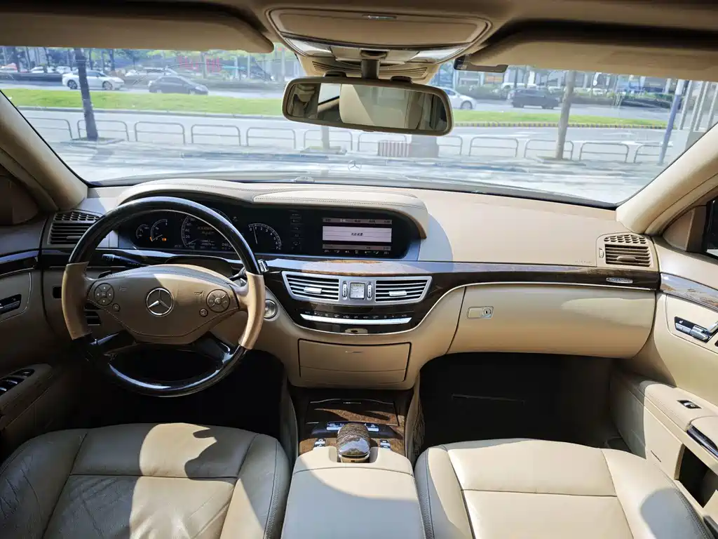 Mercedes-Benz S-Class — миниатюра 7