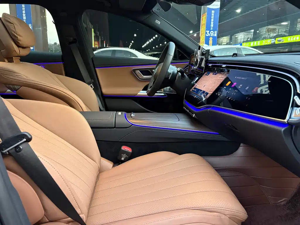 Mercedes-Benz E-Class — миниатюра 13