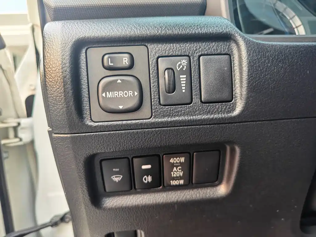 Toyota 4Runner — миниатюра 6