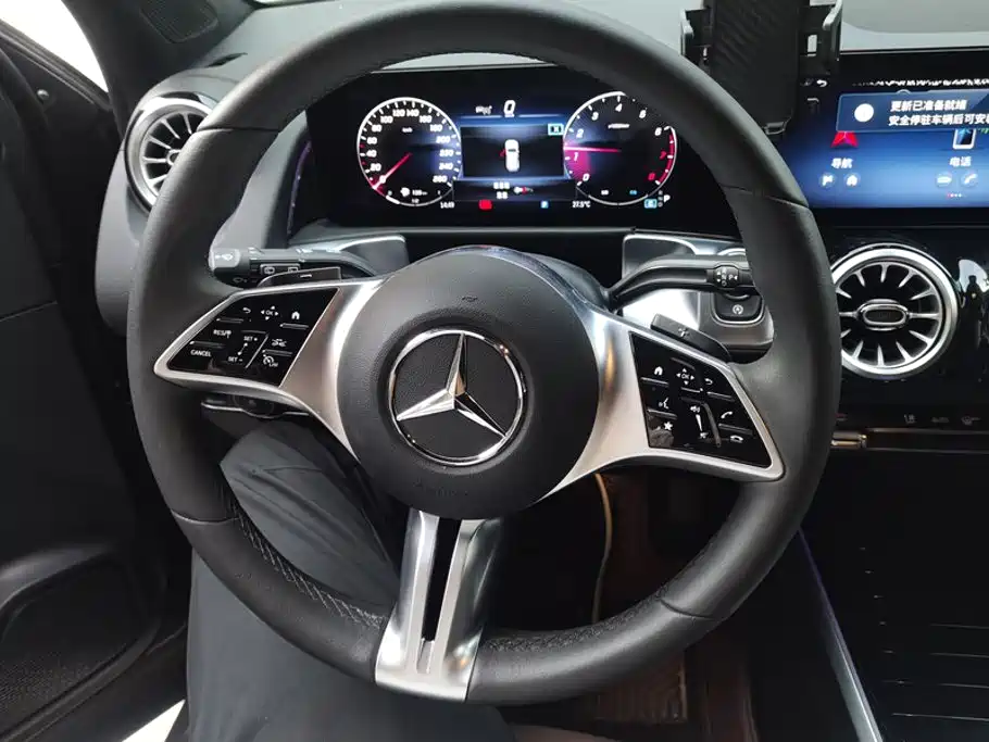 Mercedes-Benz GLB — миниатюра 15