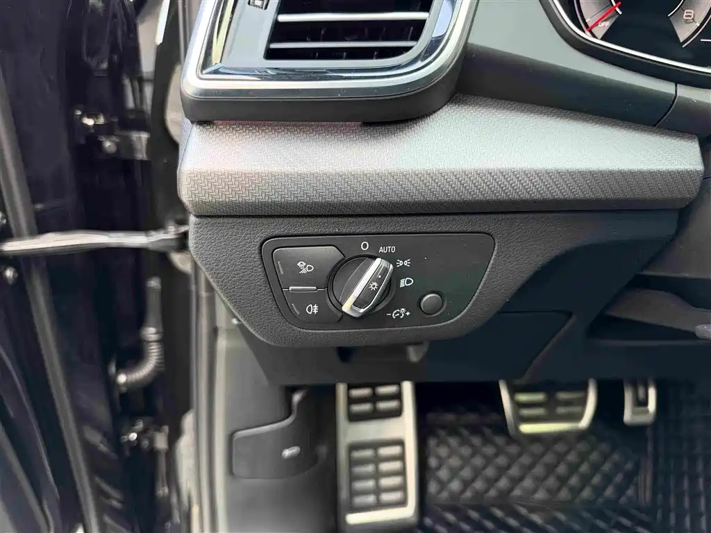 Audi Q5L — миниатюра 28