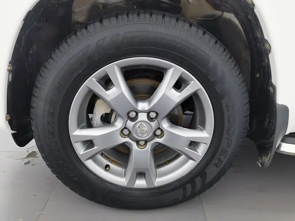 Toyota RAV4 — миниатюра 17
