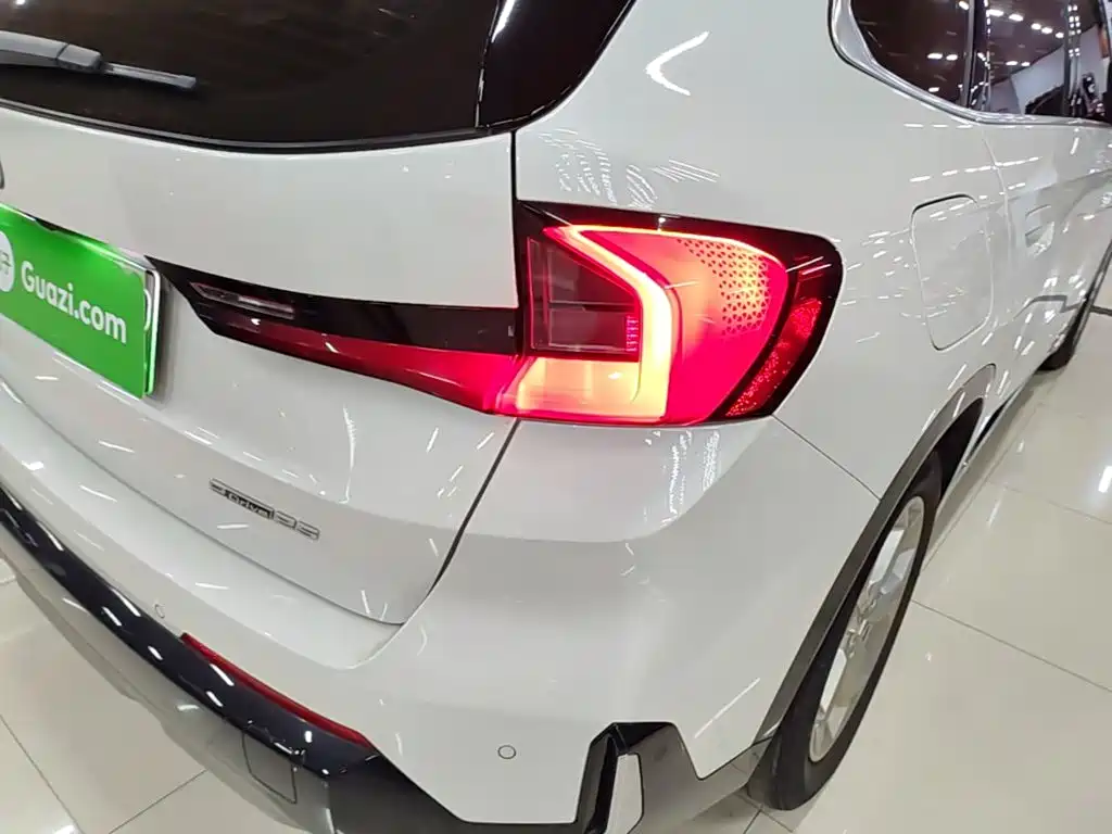 BMW iX1 — миниатюра 8
