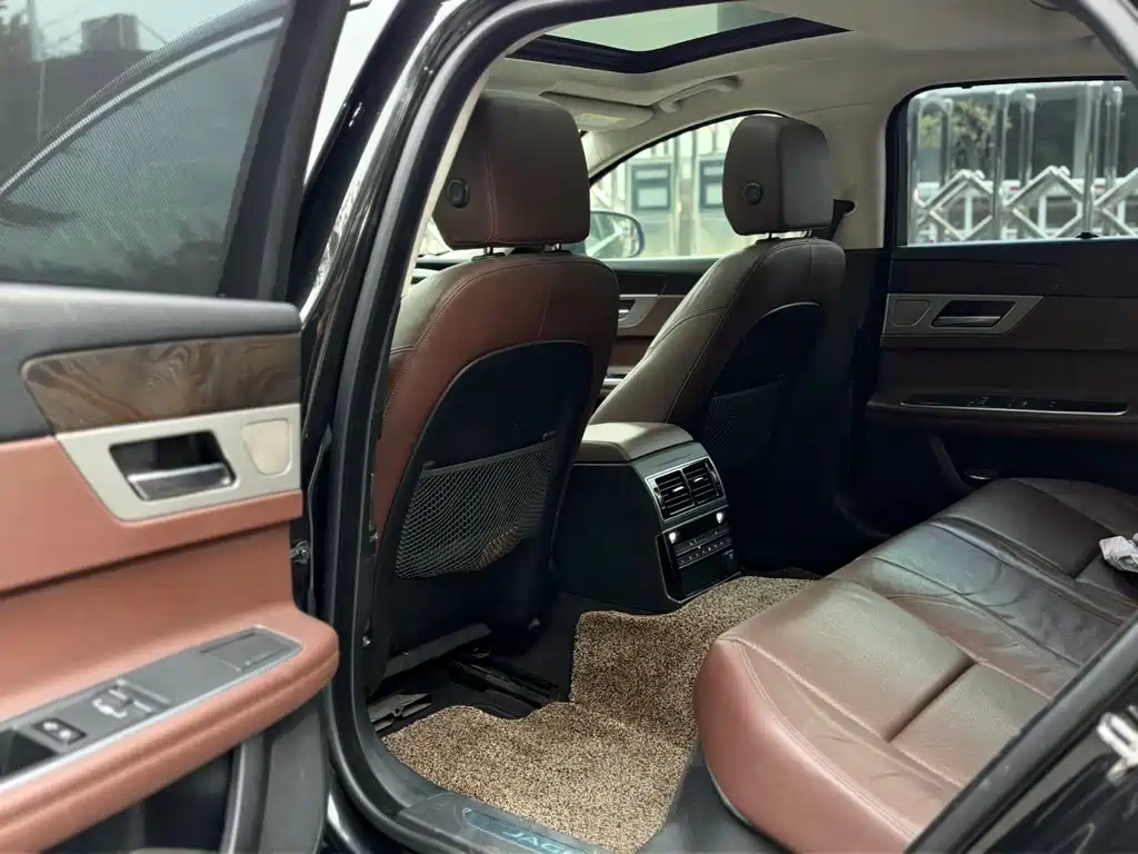 Jaguar XFL — миниатюра 7