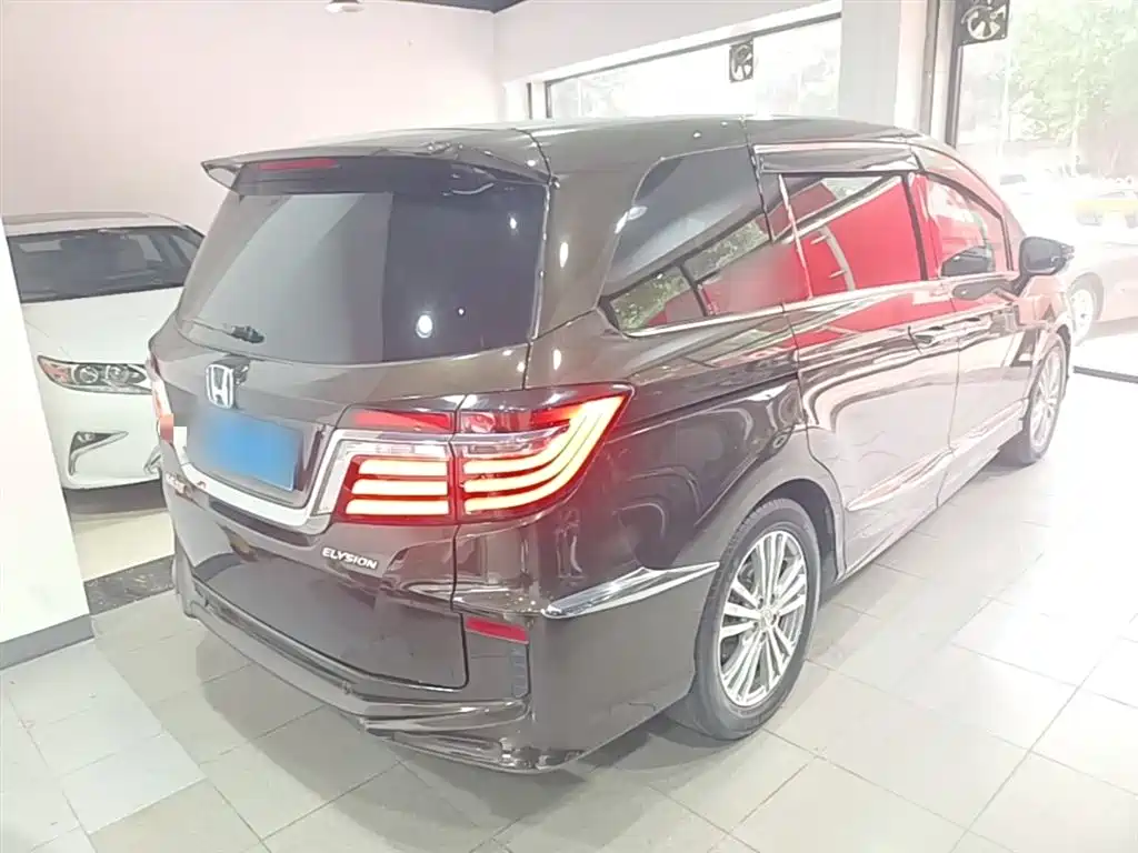 Honda Elysion 2016 2.4L