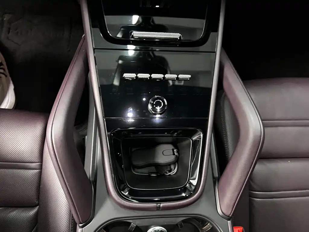 Porsche Cayenne — миниатюра 15