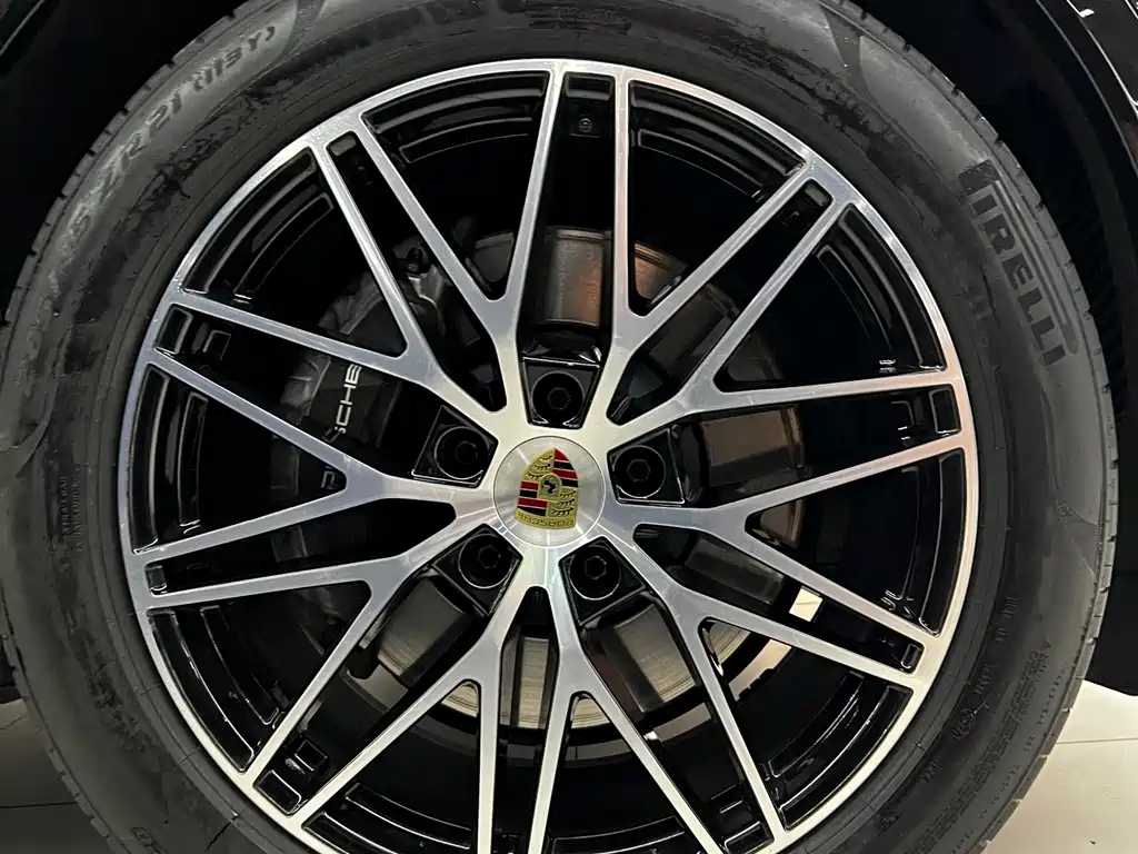 Porsche Cayenne — миниатюра 4