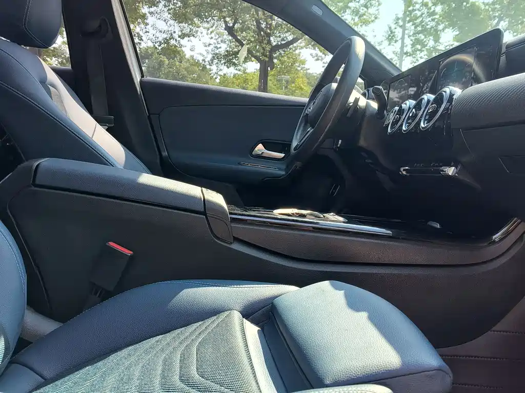 MERCEDES-BENZ A CLASS