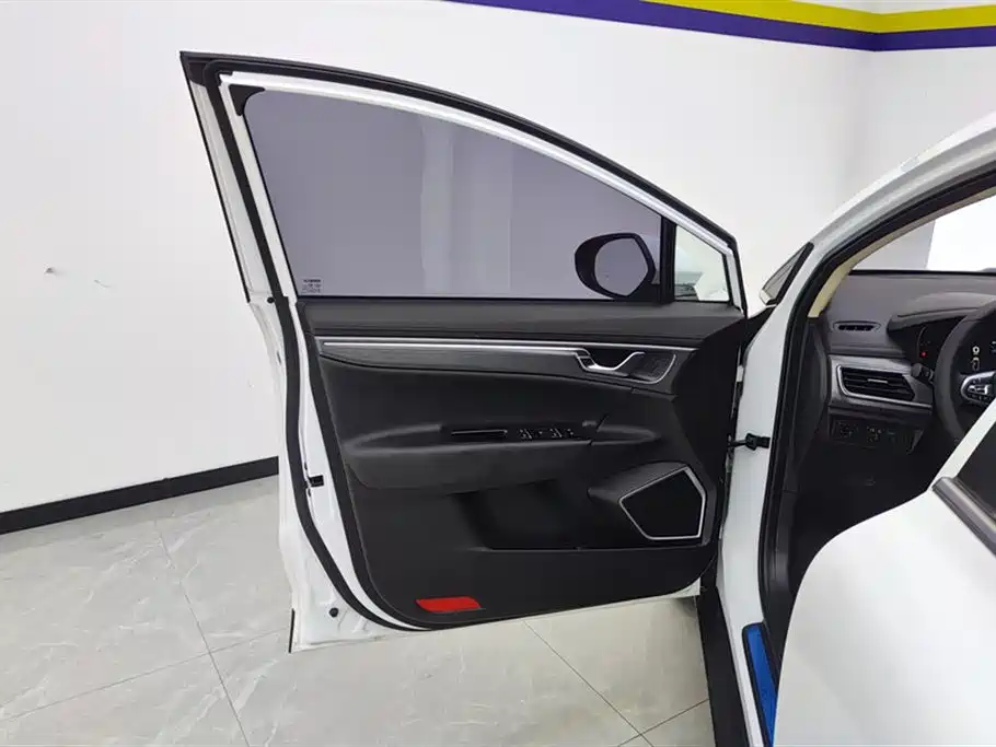 GEELY AUTOMOBILE EMGRAND GS