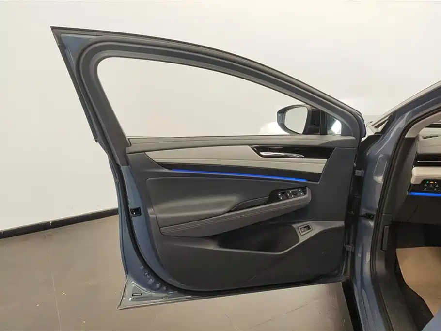 VOLKSWAGEN ID.7 VIZZION