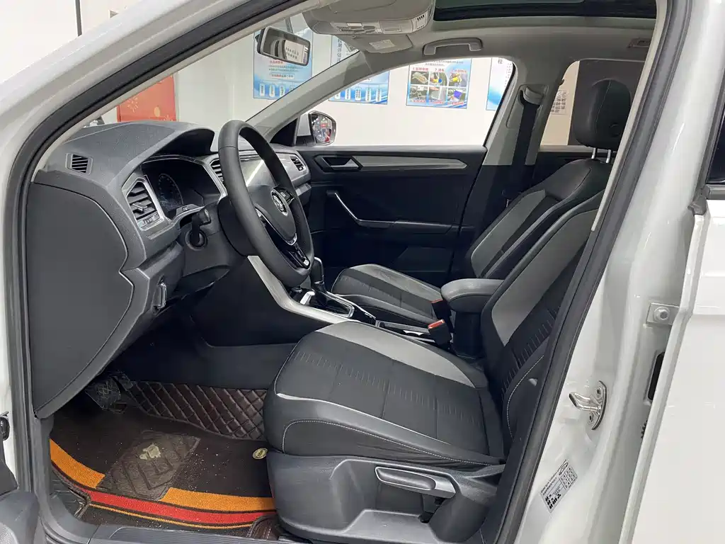 VOLKSWAGEN T ROC EXPLORING SONGS