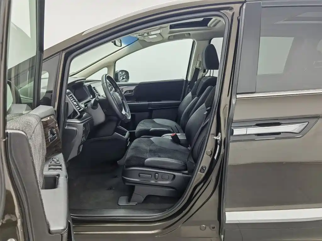Honda Elysion — миниатюра 10