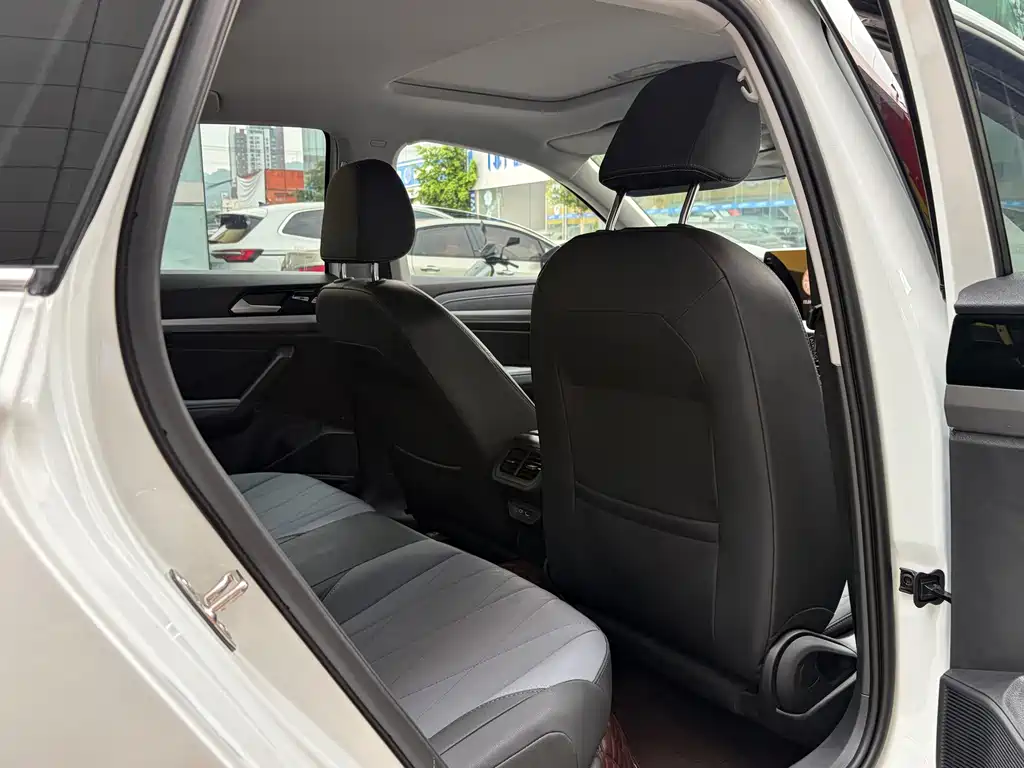 Volkswagen Lavida — миниатюра 7