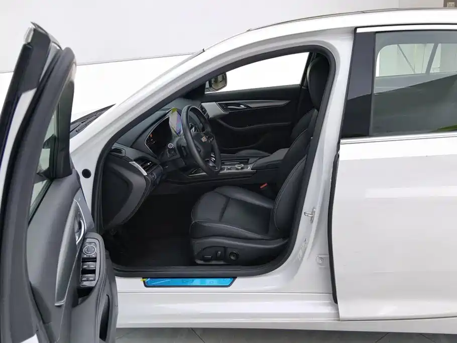 Cadillac CT5 — миниатюра 9