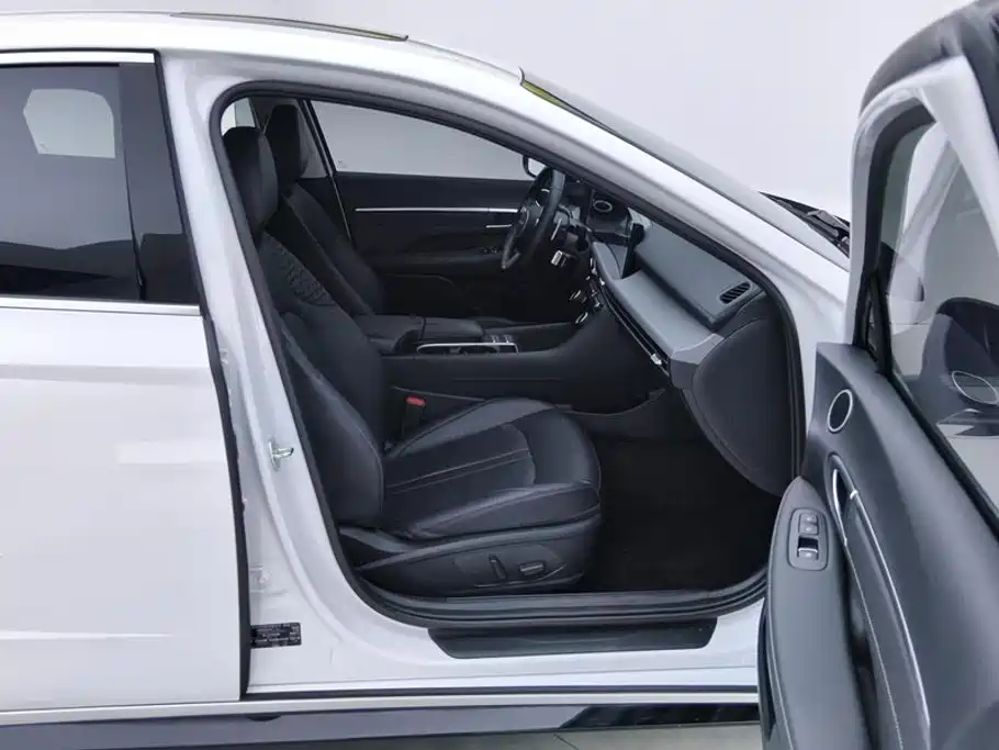 Hyundai Sonata — миниатюра 8