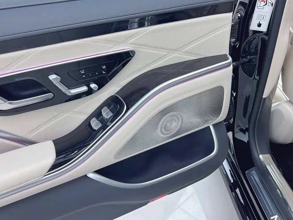 Mercedes-Benz S-Class — миниатюра 13