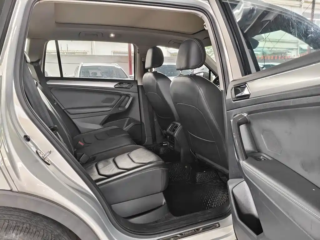 Volkswagen Tiguan L — миниатюра 7