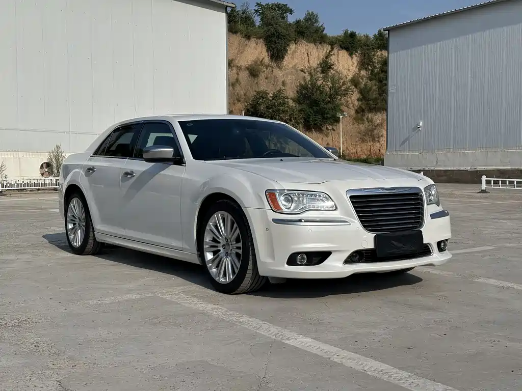 Chrysler 300C — миниатюра 3