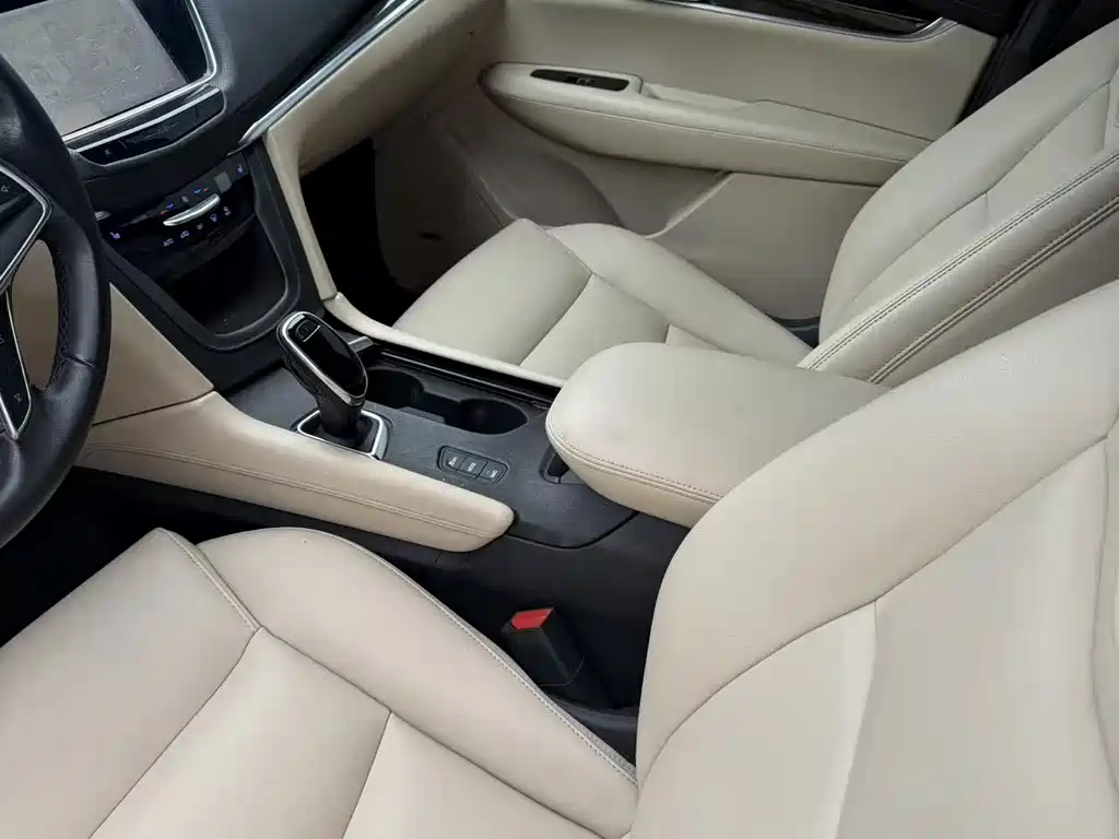 Cadillac XT5 — миниатюра 5