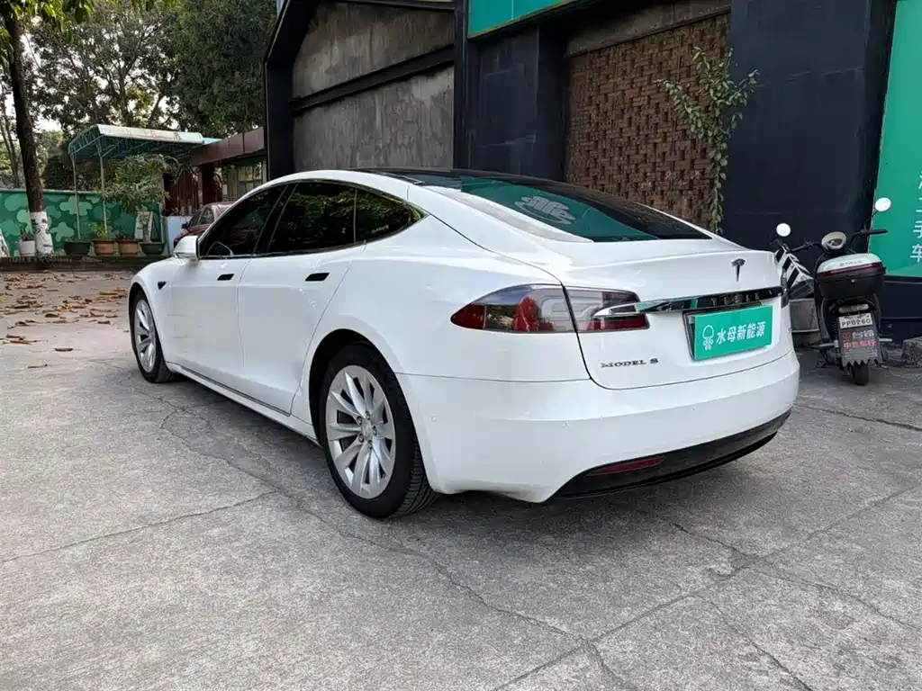 TESLA MODEL S