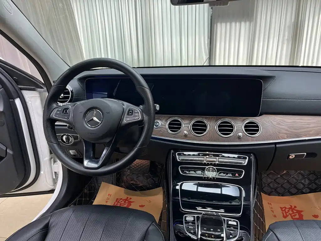 Mercedes-Benz E-Class — миниатюра 15
