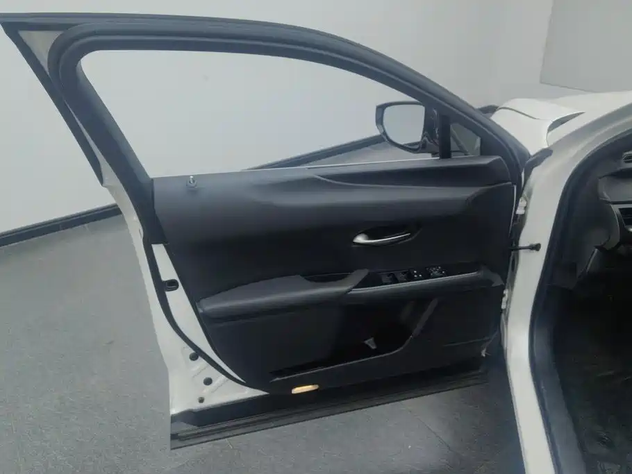 Lexus UX — миниатюра 7