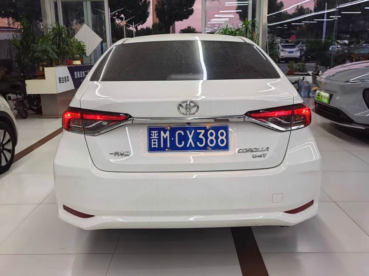 Toyota Corolla 1.2 л 2022 г. Белый, пробег 29000 км
