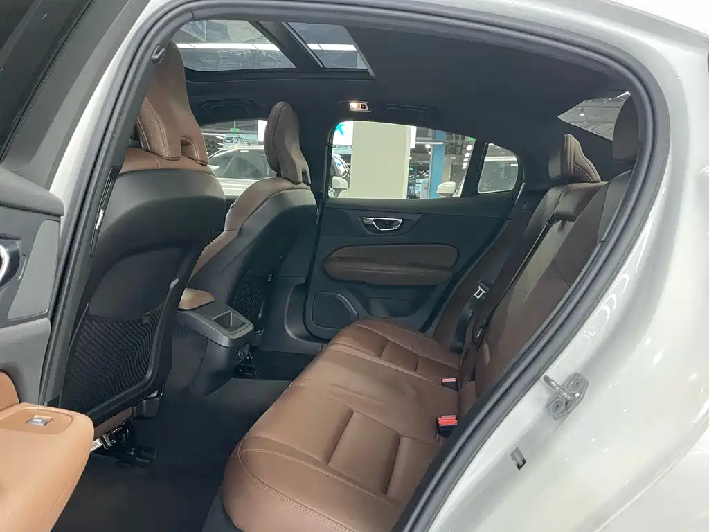 Volvo S60 — миниатюра 4