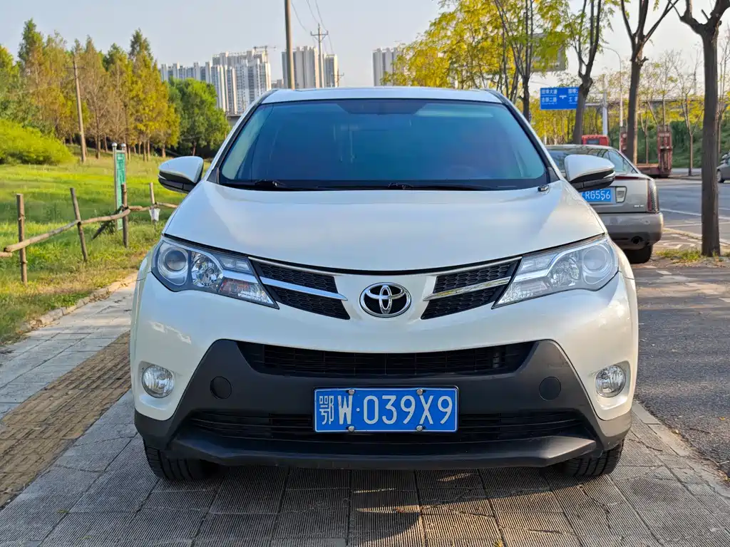 Toyota RAV4 — миниатюра 2