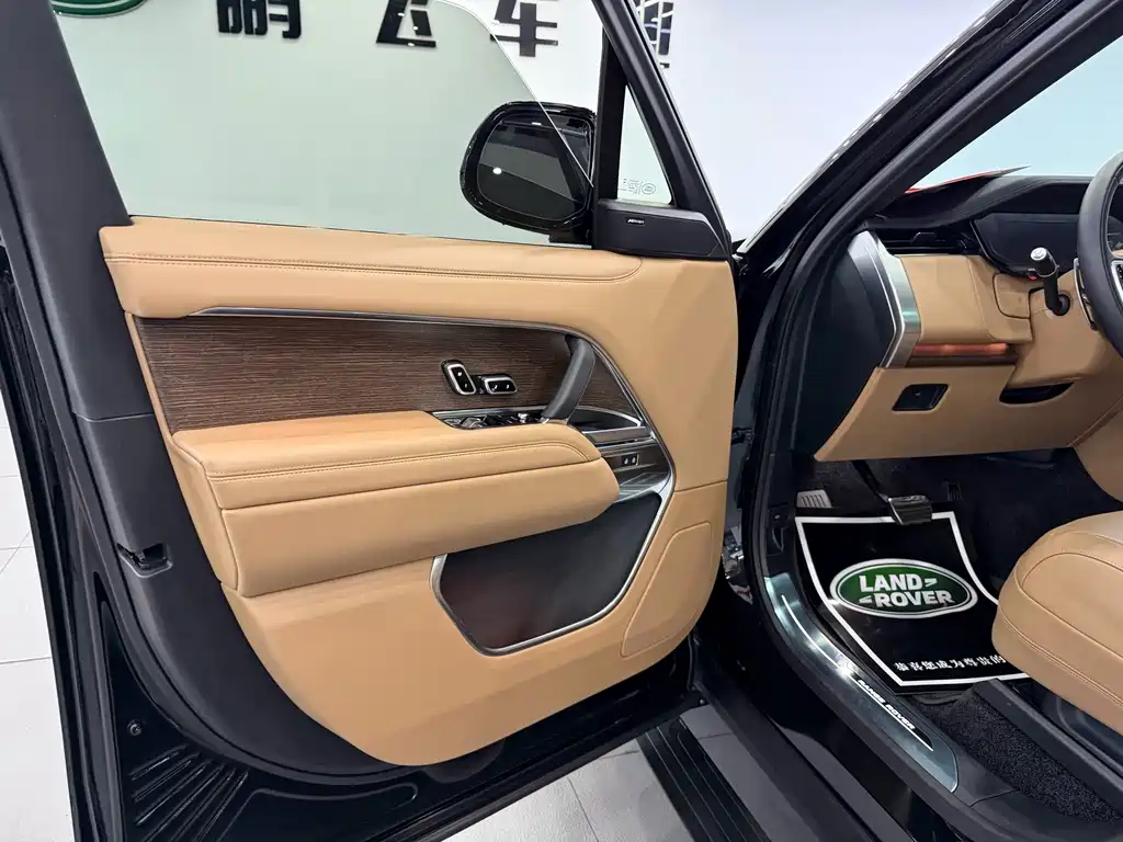 Land Rover Range Rover — миниатюра 5