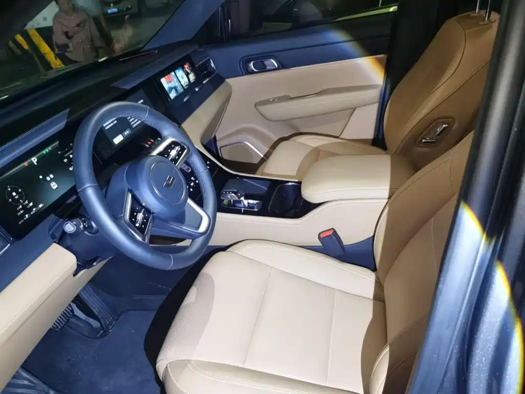 Li Auto Li ONE — миниатюра 2