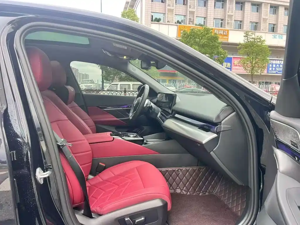 BMW 5 Series — миниатюра 6