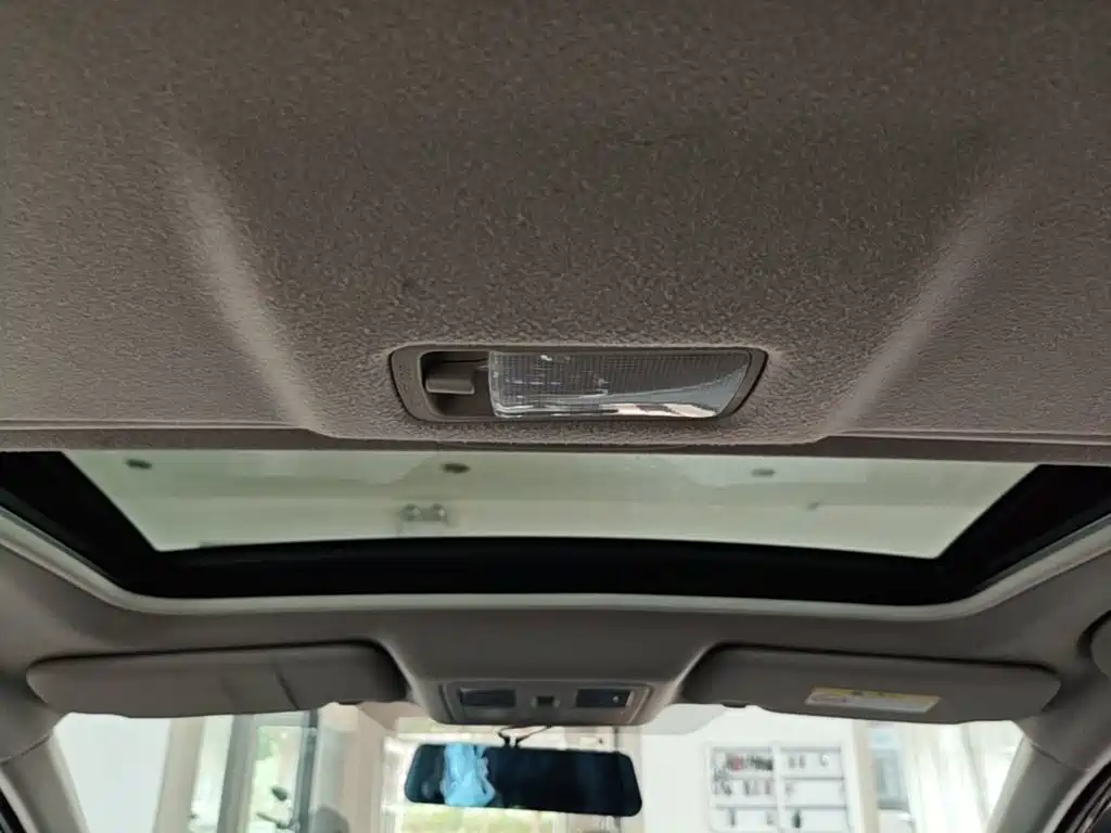 Nissan Tiida — миниатюра 18