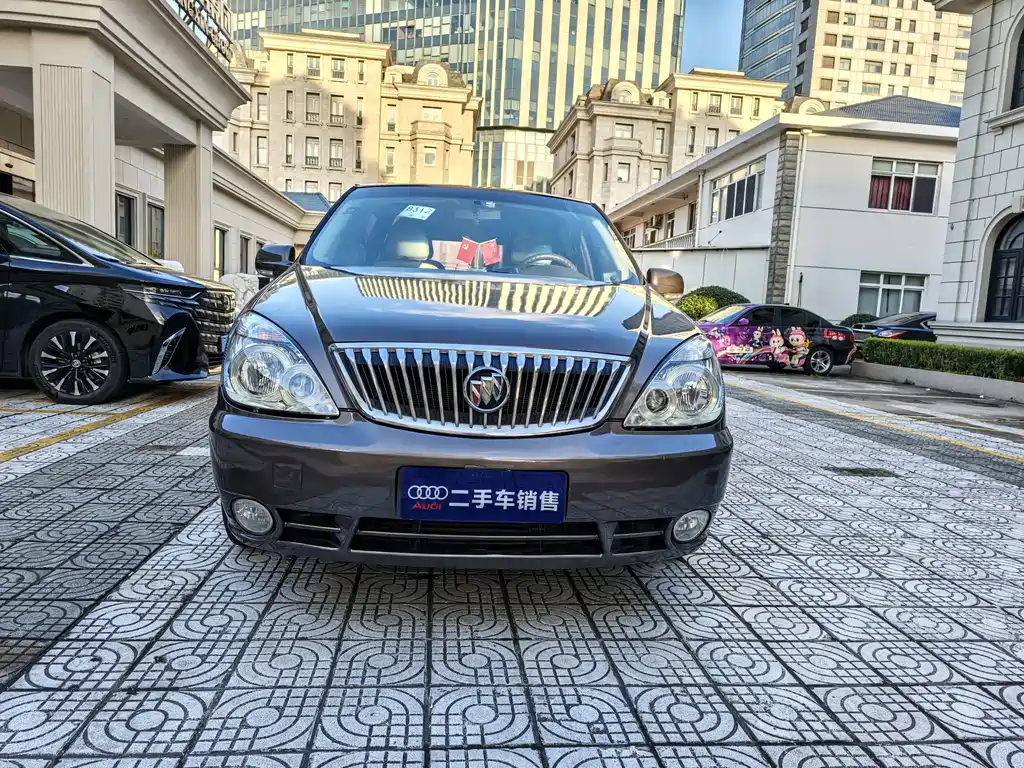 Buick GL8 — миниатюра 2