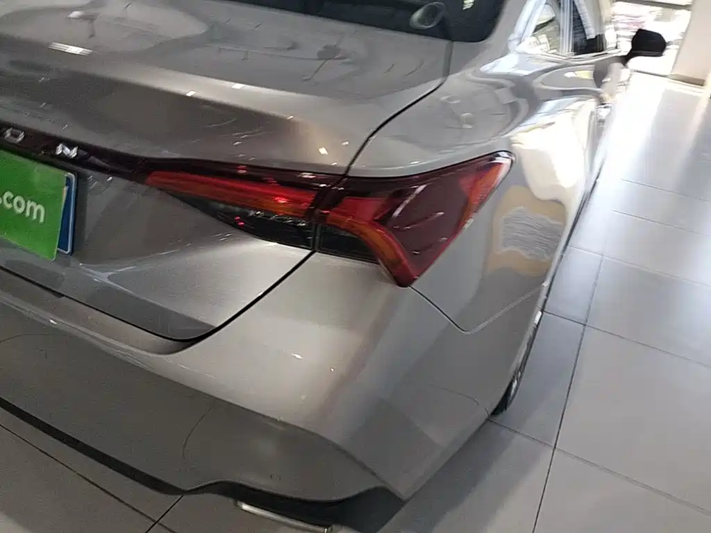 Toyota Avalon — миниатюра 8