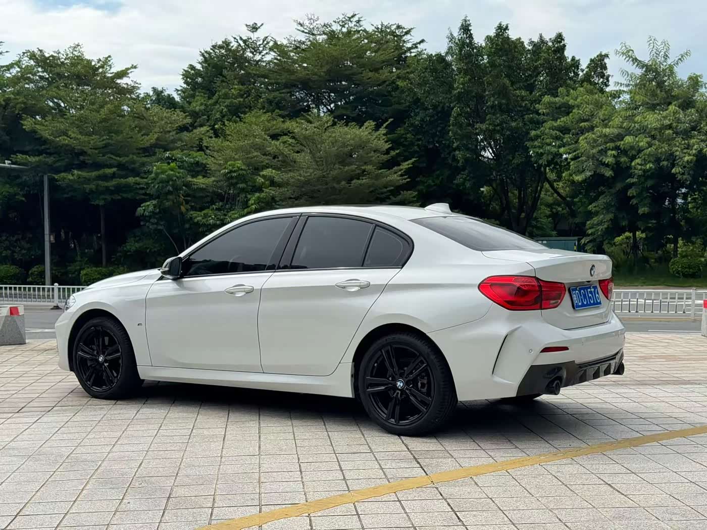 BMW 1 Series 1.5 л 2022 г. Белый, пробег 50000 км