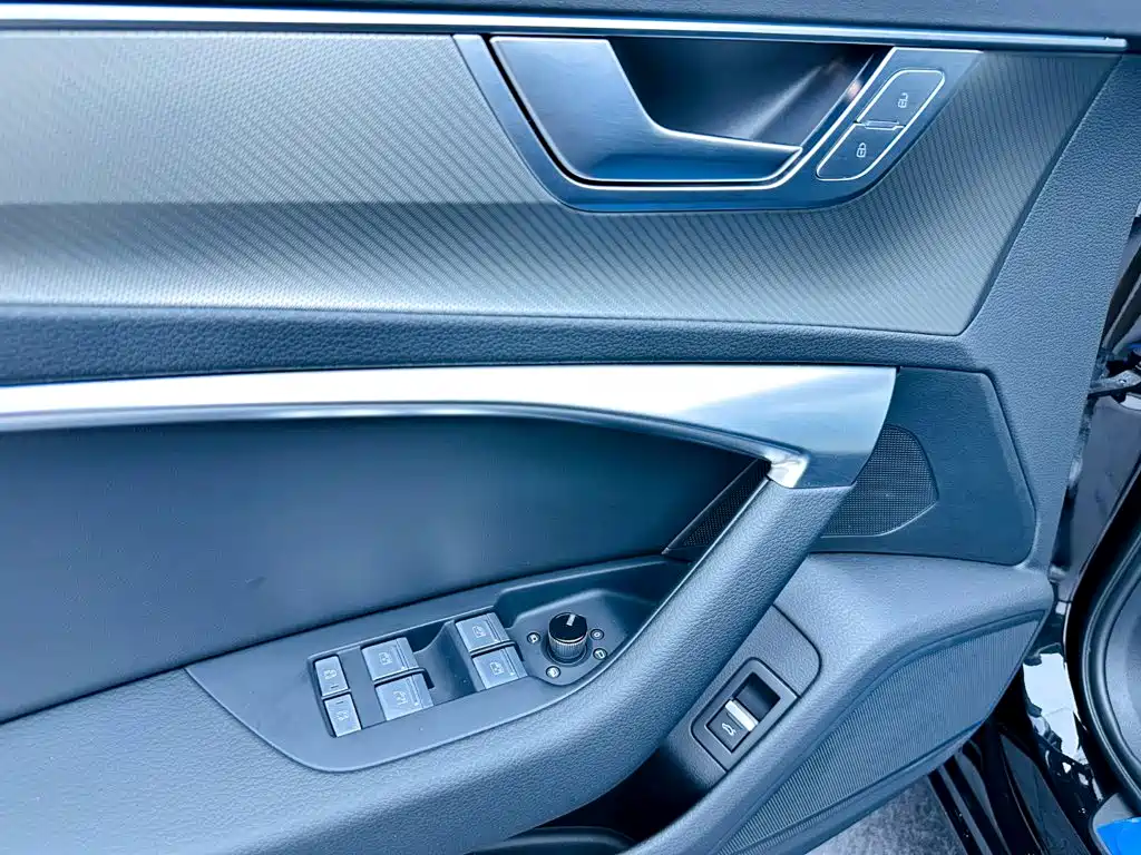 Audi A6L — миниатюра 5