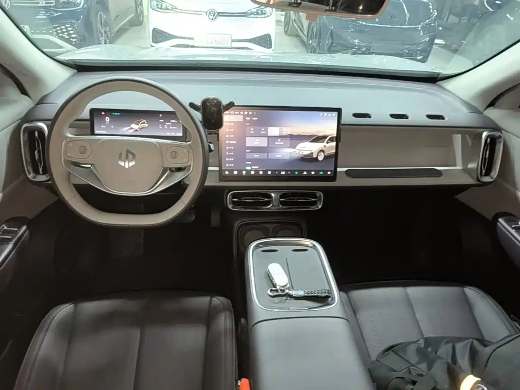 Leapmotor Leapmotor B10 — миниатюра 10