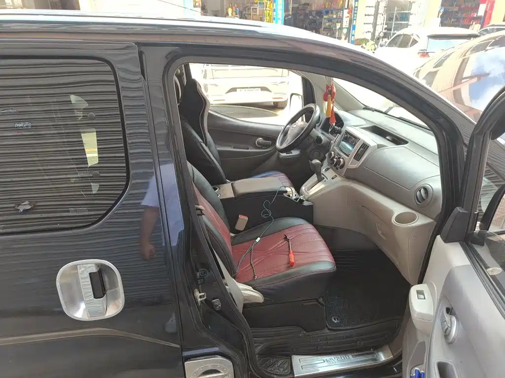 Nissan NV200 — миниатюра 20