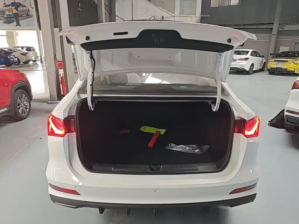 Roewe i5 — миниатюра 19