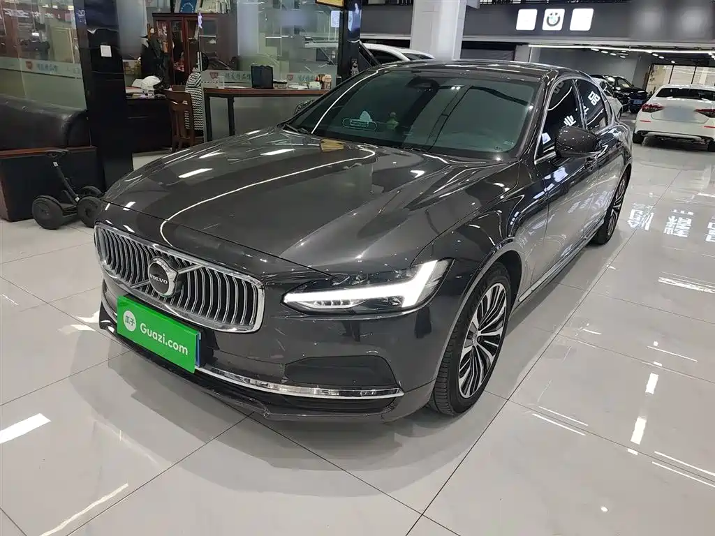 Volvo S90 2025
