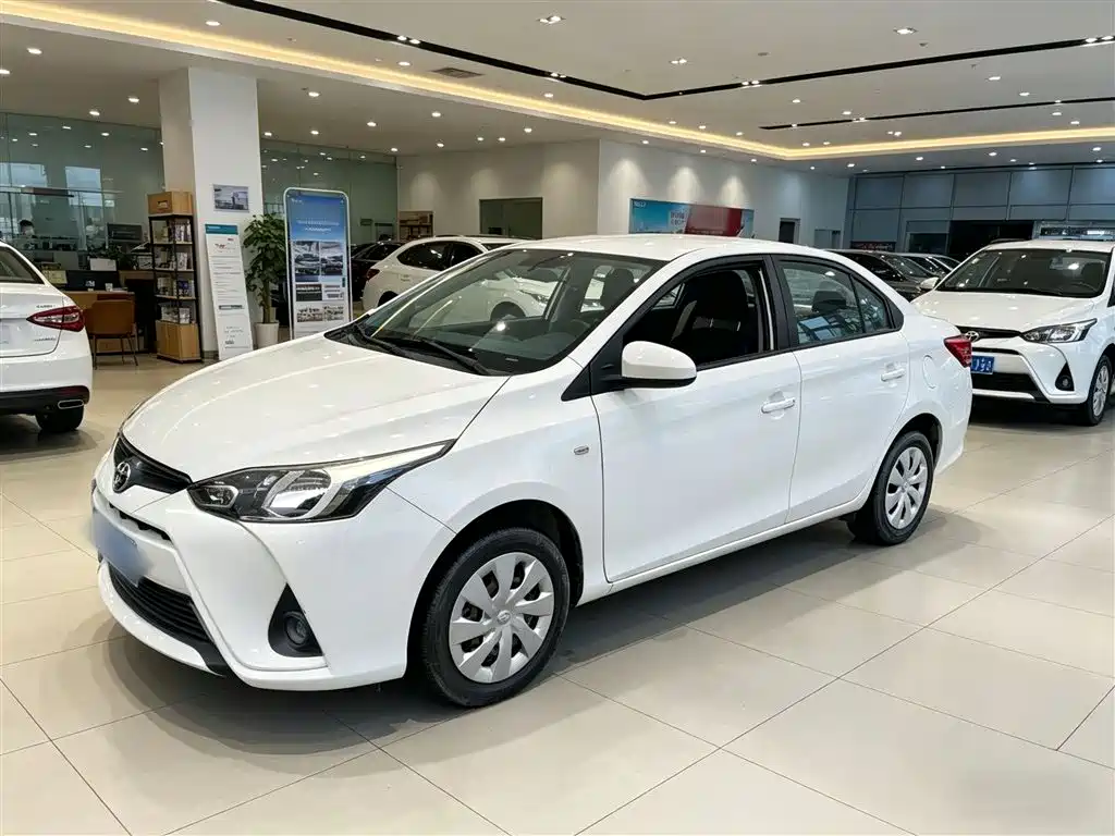 Toyota Yaris L 2020