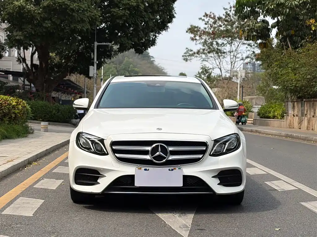 Mercedes-Benz E-Class — миниатюра 2