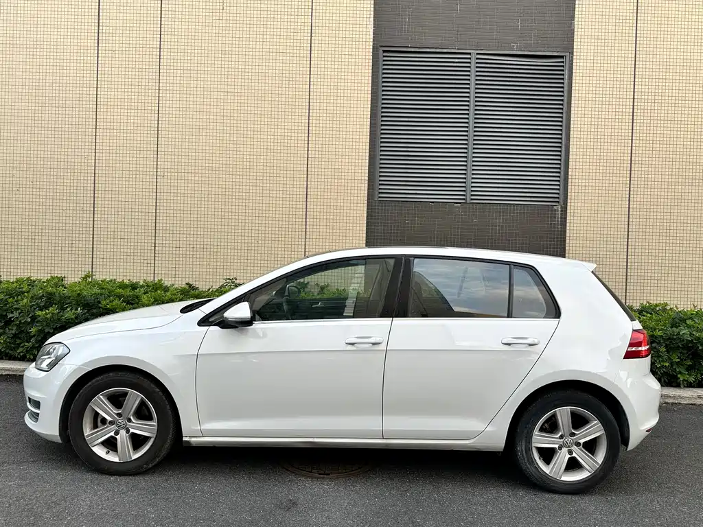Volkswagen Golf — миниатюра 12