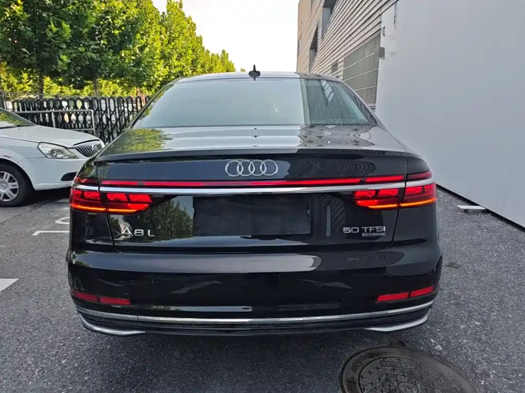 Audi A8 — миниатюра 6