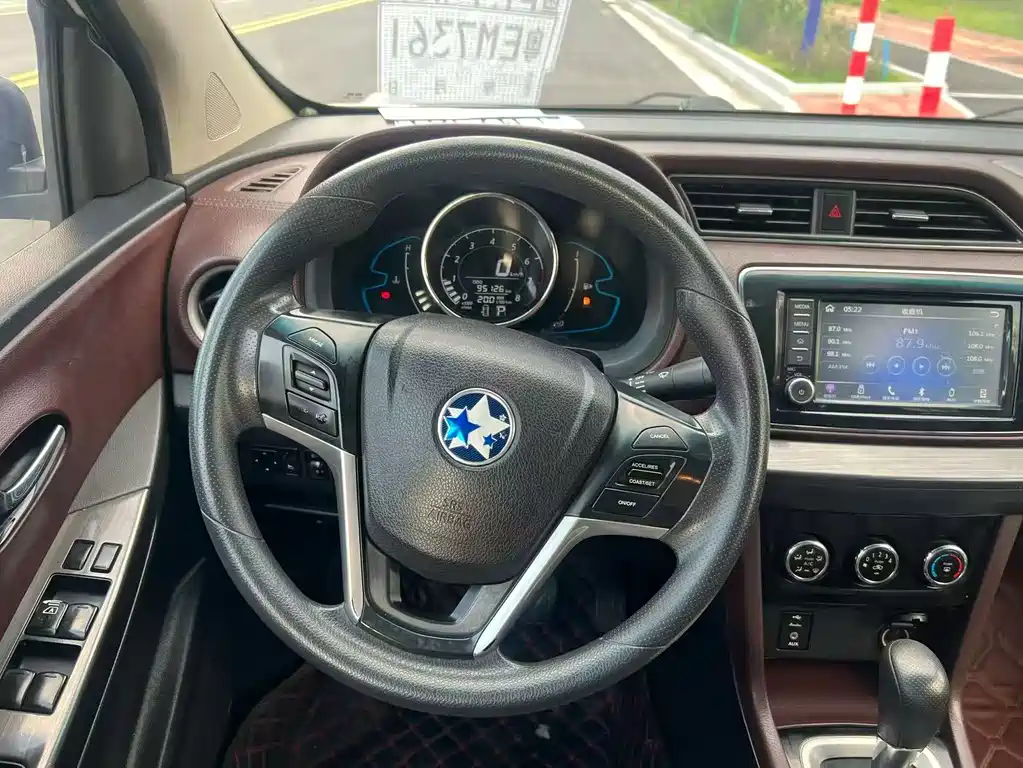 Venucia M50V — миниатюра 6