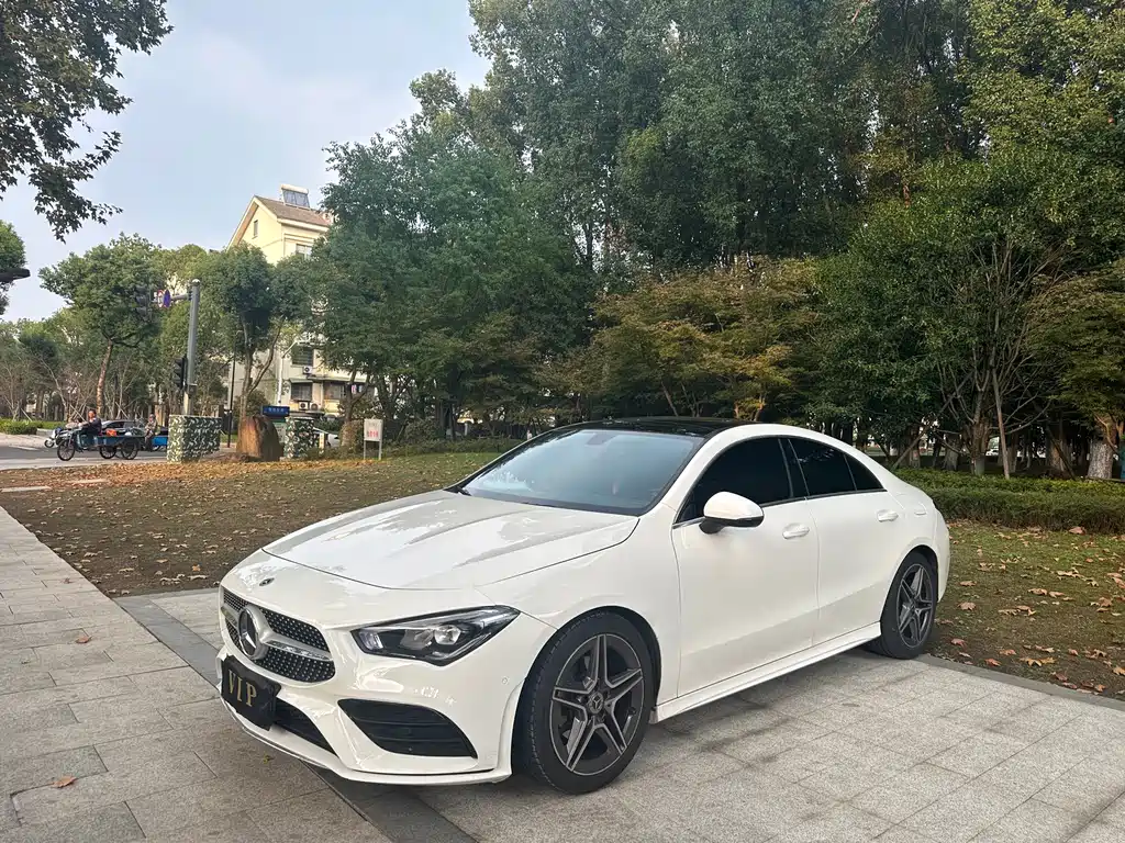 MERCEDES-BENZ CLA
